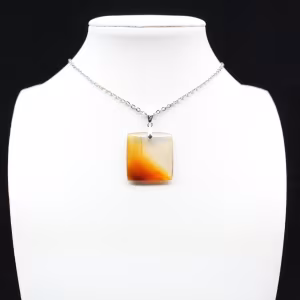 Pendentif carré en cornaline