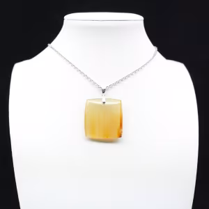 Pendentif carré en cornaline