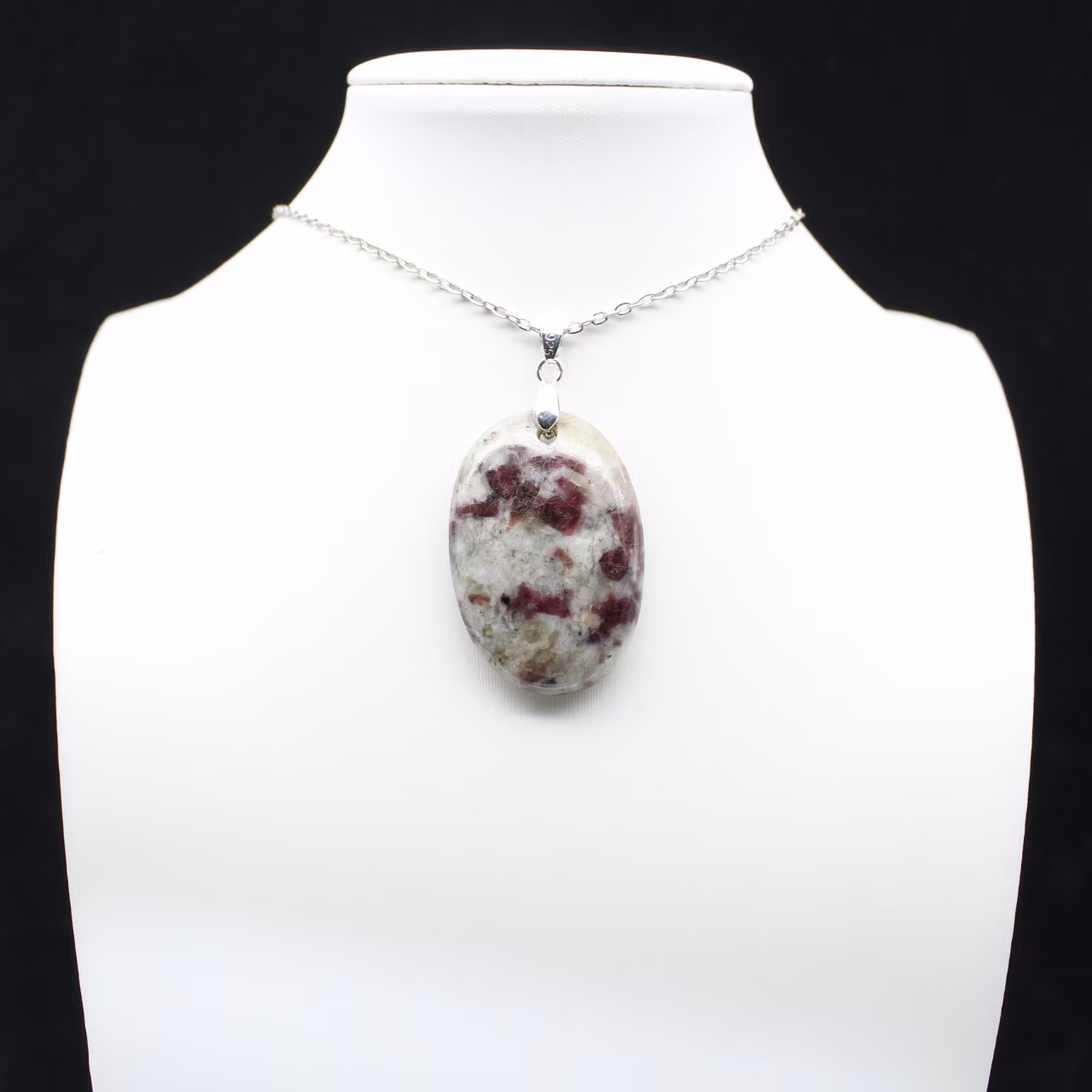 Pendentif ovale à inclusion de Tourmaline rose