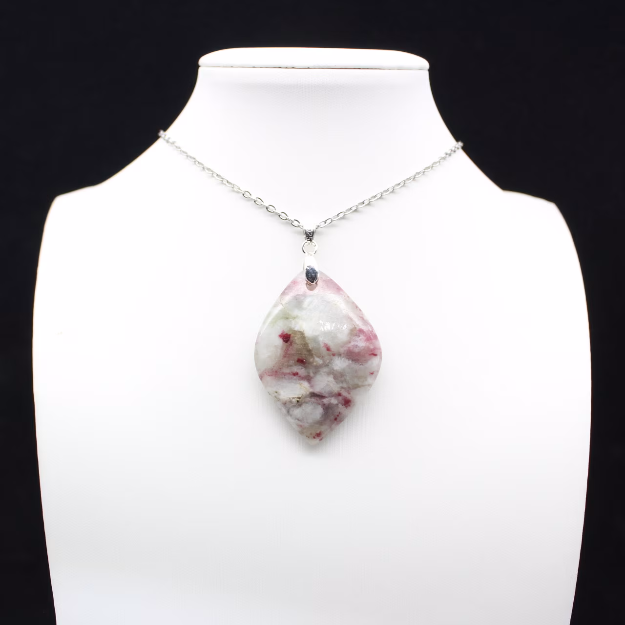 Pendentif feuille à inclusion de Tourmaline rose