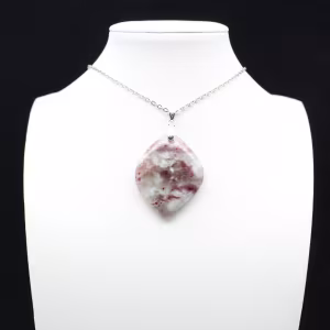 Pendentif feuille à inclusion de Tourmaline rose