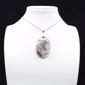 Pendentif ovale à inclusion de Tourmaline rose