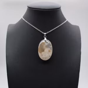 Pendentif ovale en agate fleur