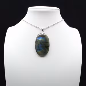Pendentif ovale en Labradorite