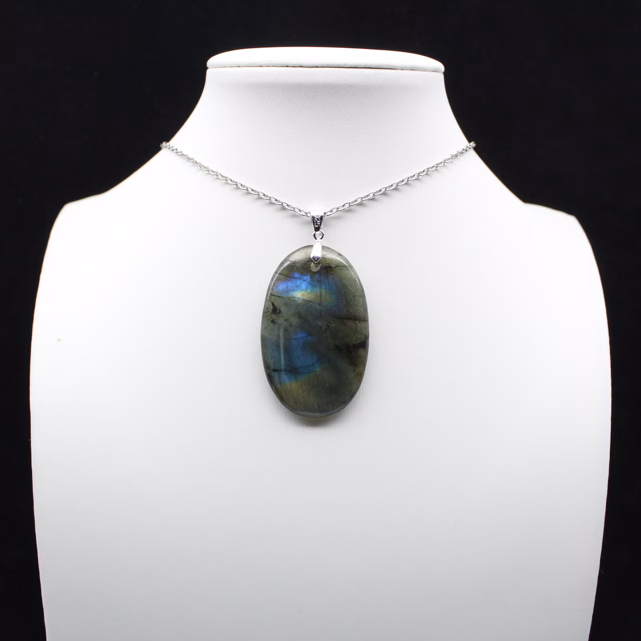 Pendentif ovale en Labradorite