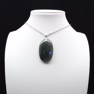 Pendentif ovale en Labradorite