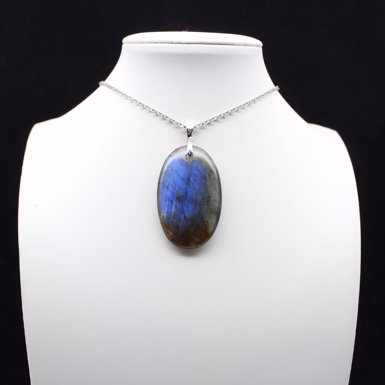 Pendentif ovale en Labradorite