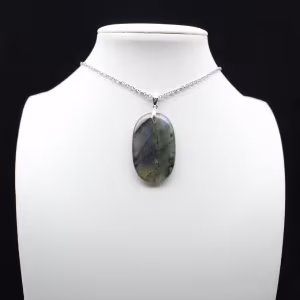 Pendentif ovale en Labradorite