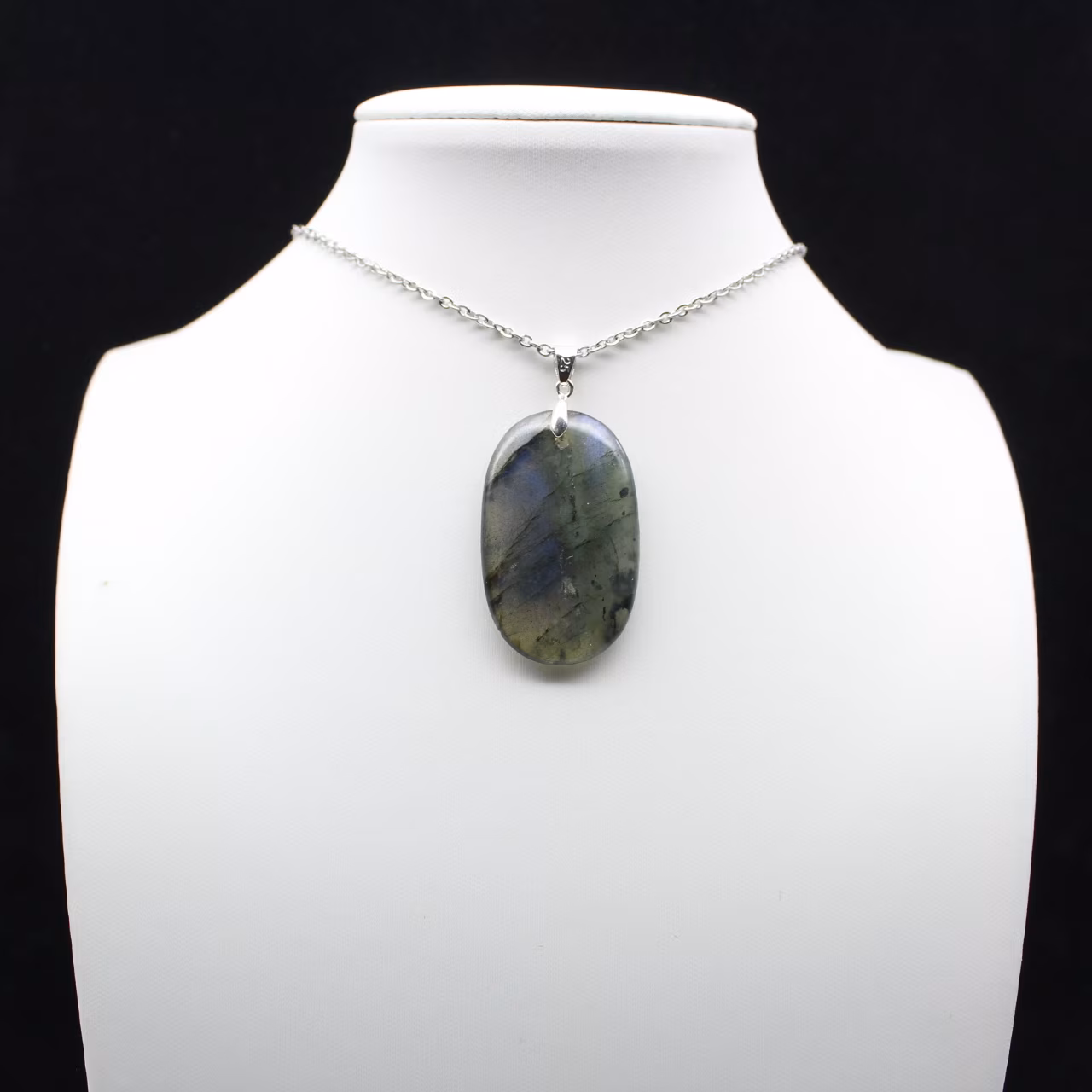 Pendentif ovale en Labradorite