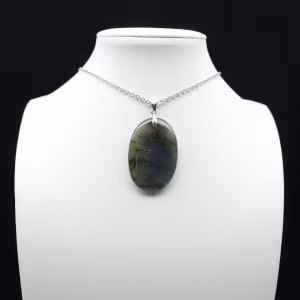 Pendentif ovale en Labradorite