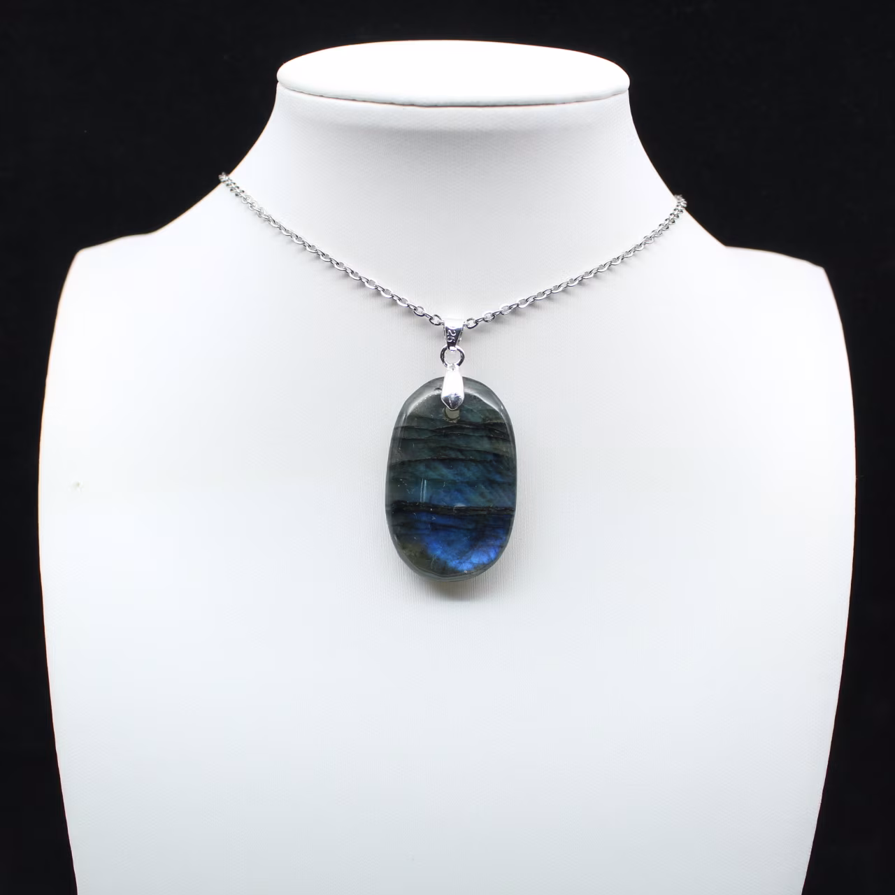 Pendentif ovale en Labradorite
