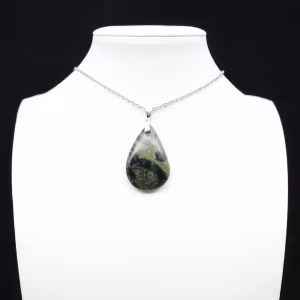 Pendentif de jaspe kambamba en forme de goutte