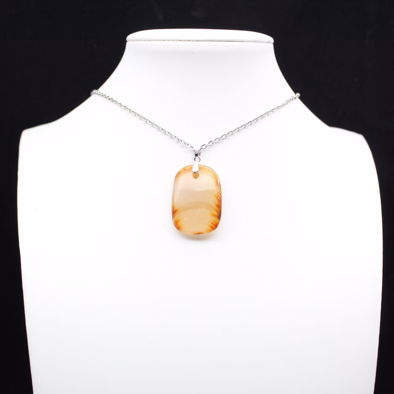 Pendentif en cornaline naturelle