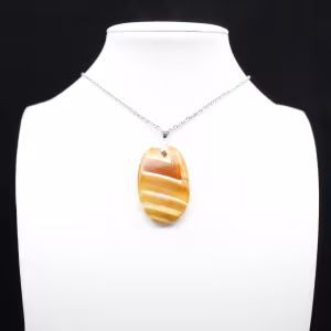 Pendentif en cornaline polie