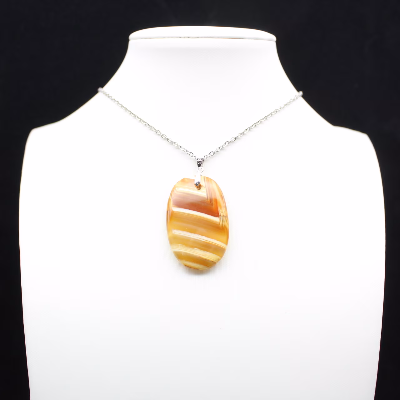 Pendentif en cornaline polie