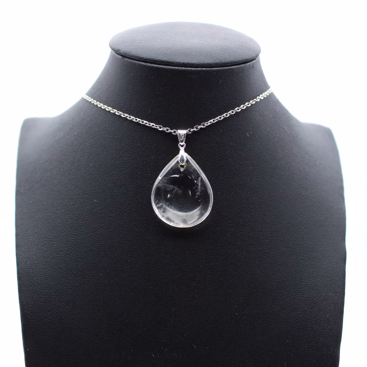 Pendentif en cristal de roche naturel