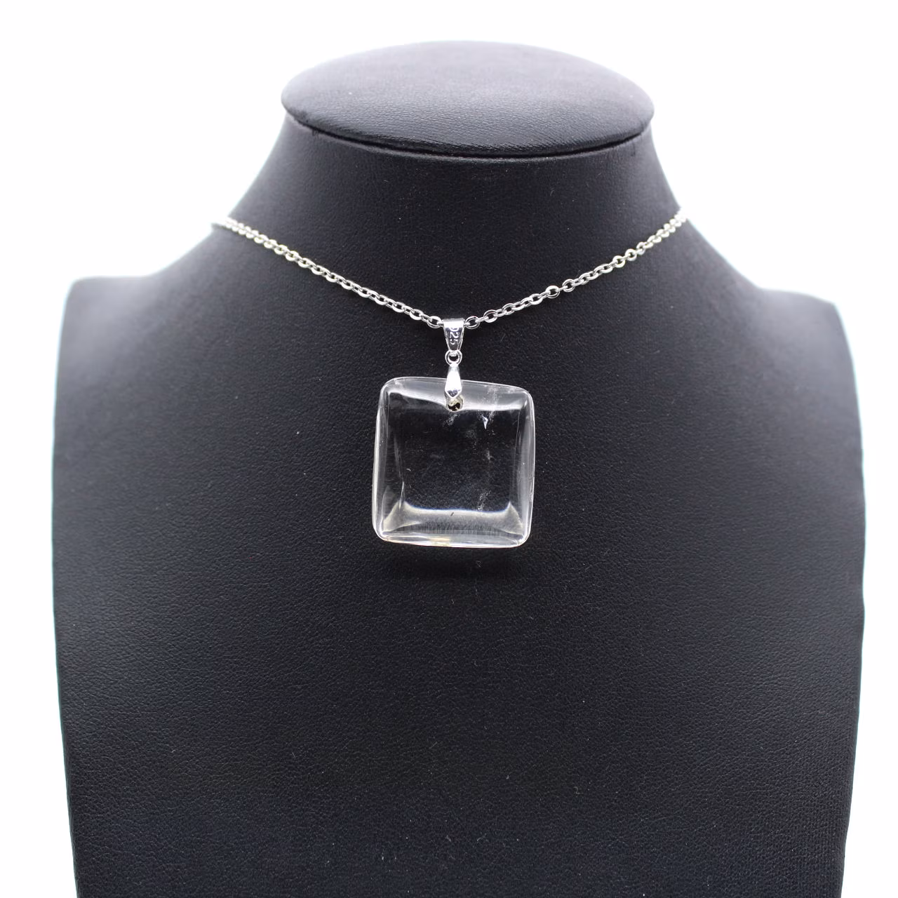 Pendentif en cristal de roche