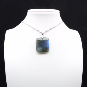 Pendentif carré en labradorite