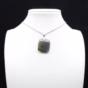 Pendentif carré en labradorite