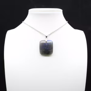 Pendentif carré en labradorite