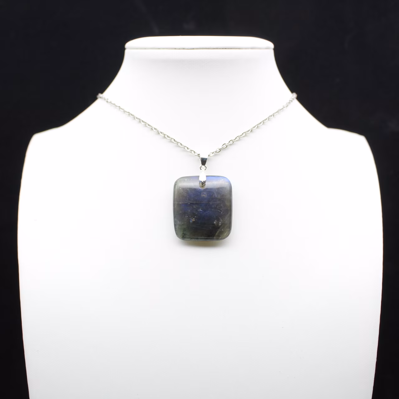 Pendentif carré en labradorite