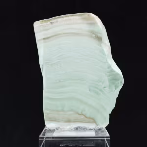 Tranche polie d’Aragonite verte minéral brut de qualité