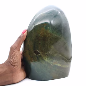 Spécimen Jaspe verte polie, grande pierre décorative, Madagascar