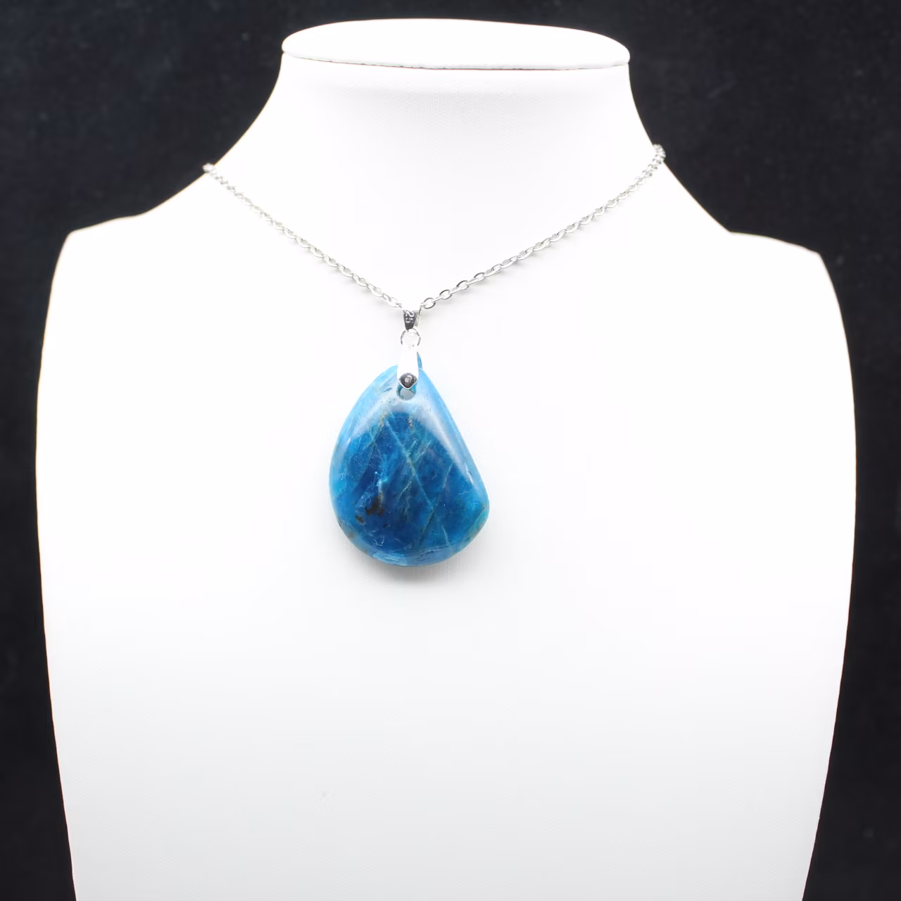Grand Pendentif Apatite Madagascar - Minéralogie de Collection