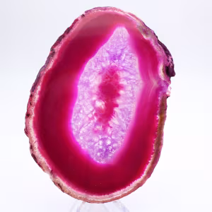 Tranche polie d’agate rose teinté