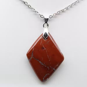 Petit Pendentif en Jaspe Rouge
