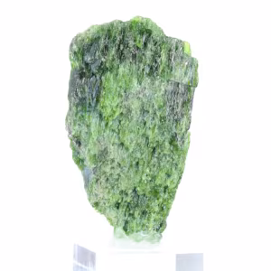 Pierre brute de chromediopside, minéral vert de Finlande 70 g