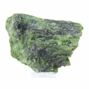 Chromediopside brut, minéral vert de collection Finlande 80 g