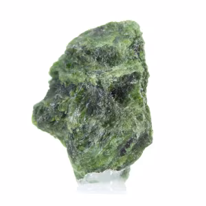 Chromediopside brut, minéralogie de Finlande sur support 65 g