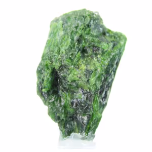 Chromediopside brut, échantillon minéral finlandais 55 g