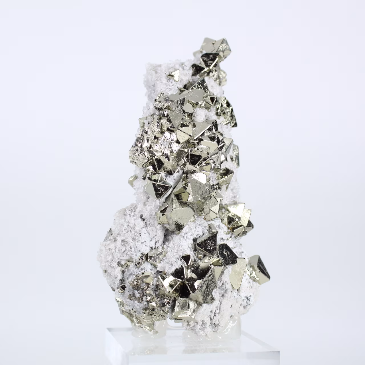 Pyrite du Pérou en octaèdres – Minéral de collection sur socle
