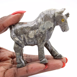 Cheval en stéatite sculptée originaire de Bolivie