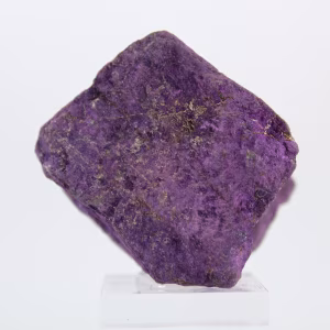 Purpurite portugaise brute montée sur socle pour collection