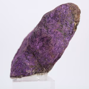 Purpurite brute du Portugal sur socle – Collection minéralogique