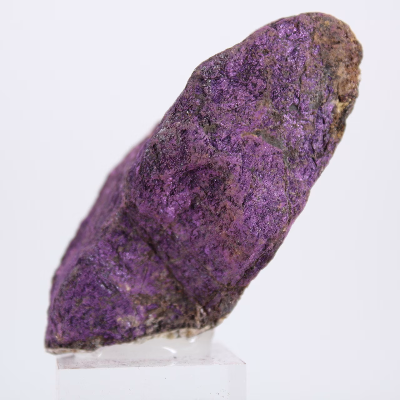 Purpurite brute du Portugal sur socle – Collection minéralogique